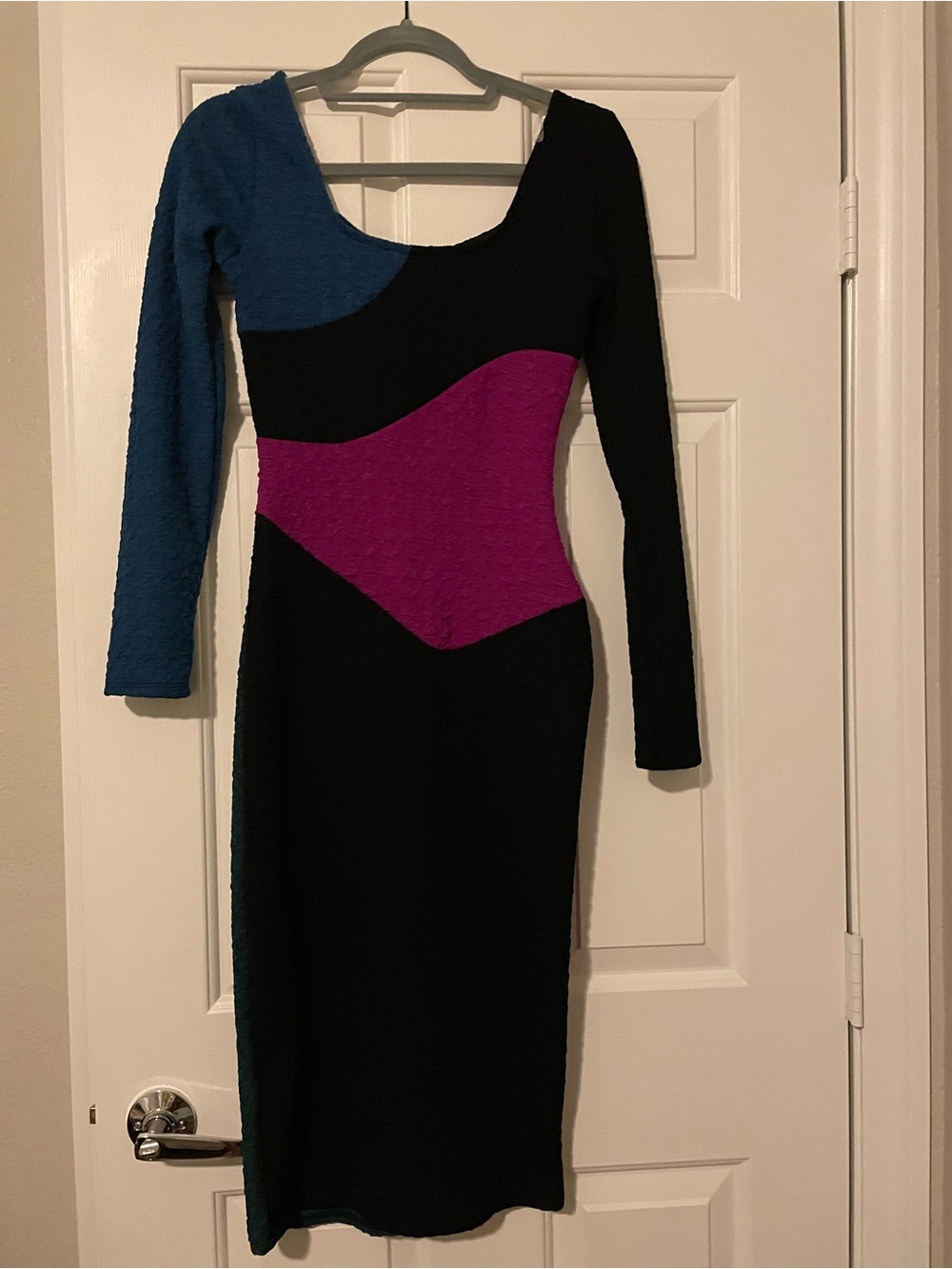 Colorblock Long Sleeve Scoop-Neck Bodycon Dress in Black, Teal & Magenta